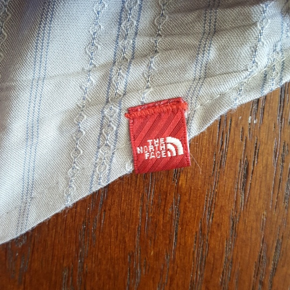 《 North Face 》 Performance Button Down - Picture 3 of 4